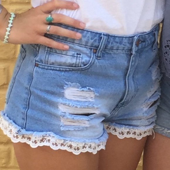 Forever 21 Distressed Crochet Lace Hem Denim Shorts - Picture 5 of 5